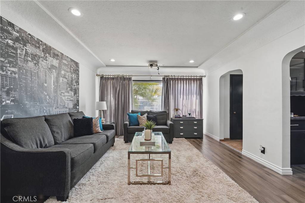 Bellflower, CA 90706,9489 Muroc ST