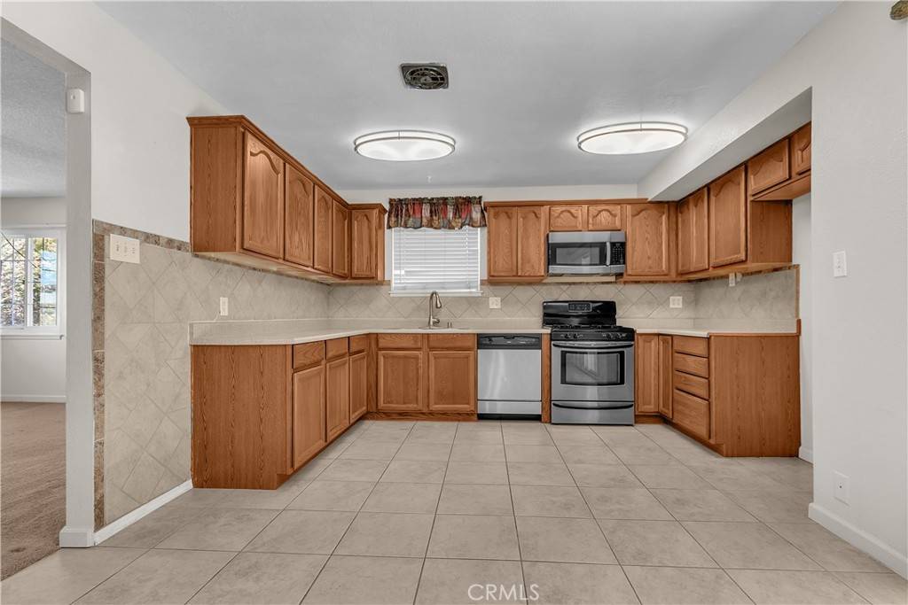 Barstow, CA 92311,560 E Mountain View St