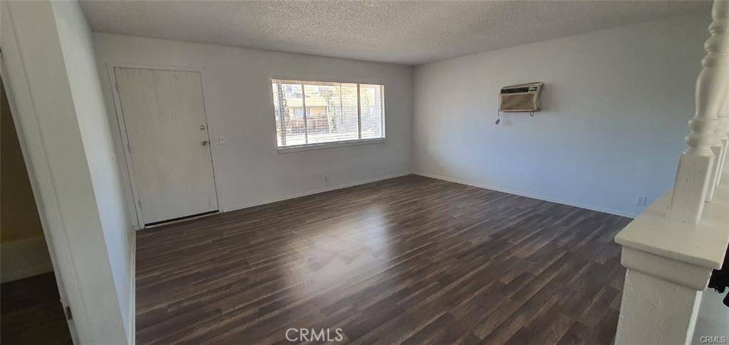 Apple Valley, CA 92307,20221 Zuni RD #B