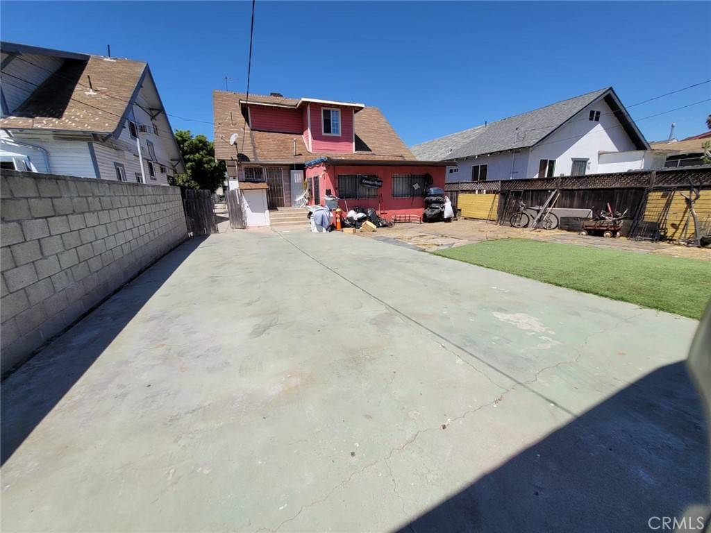 Los Angeles, CA 90007,2920 Van Buren PL