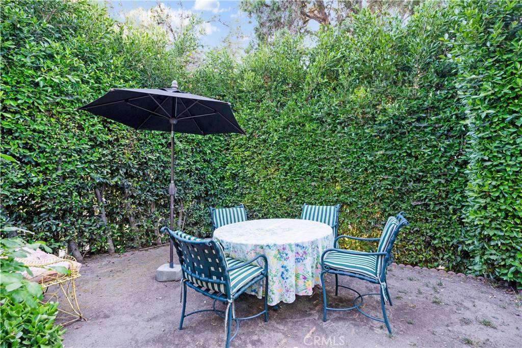 Los Angeles, CA 90016,1914 S West View ST
