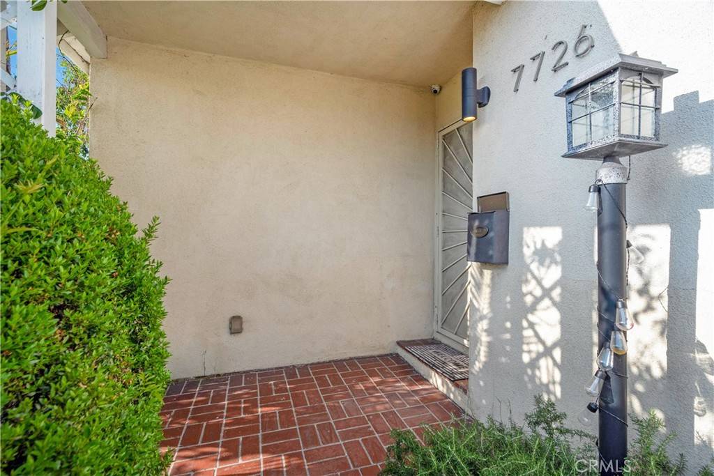 Los Angeles, CA 90047,7726 Dalton AVE