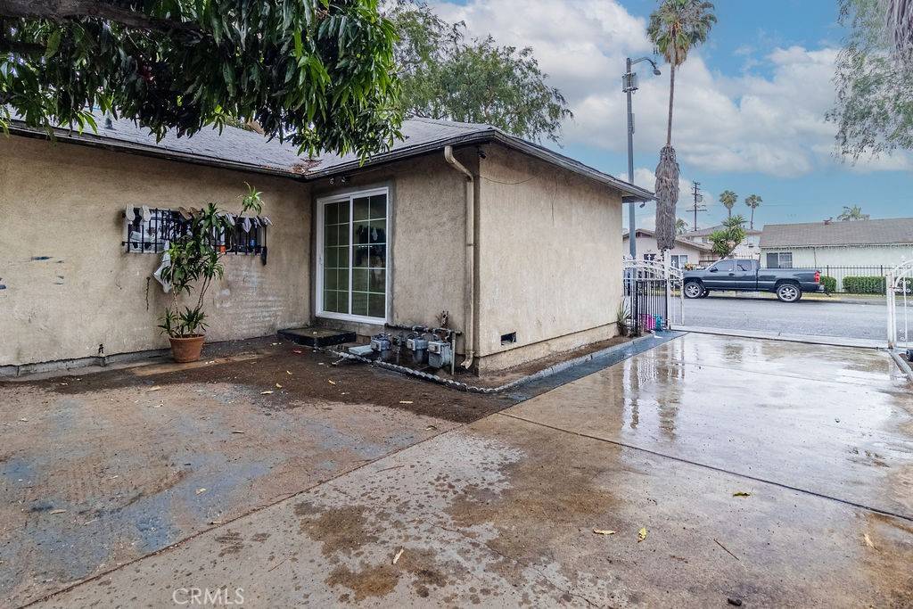 Huntington Park, CA 90255,7117 Malabar ST
