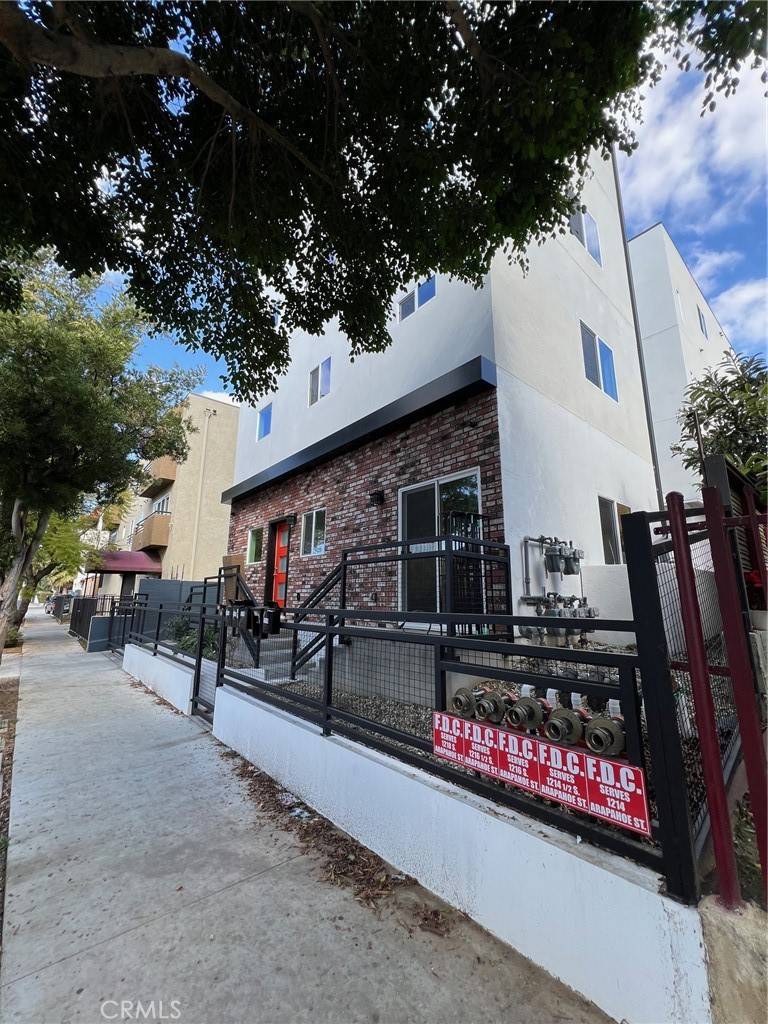 Los Angeles, CA 90006,1218 Arapahoe St