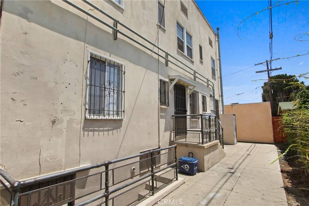 Los Angeles, CA 90037,4215 S Kansas AVE