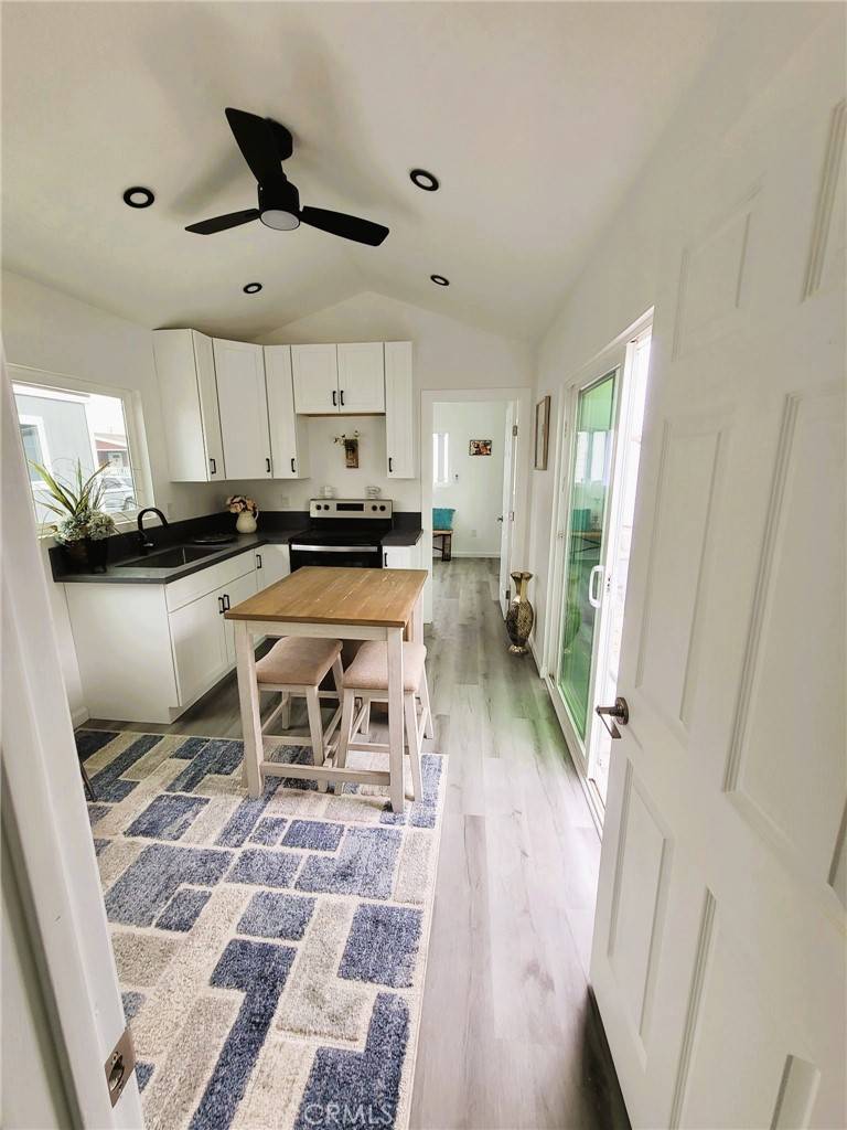 Duarte, CA 91016,1030 Bradbourne AVE #15A