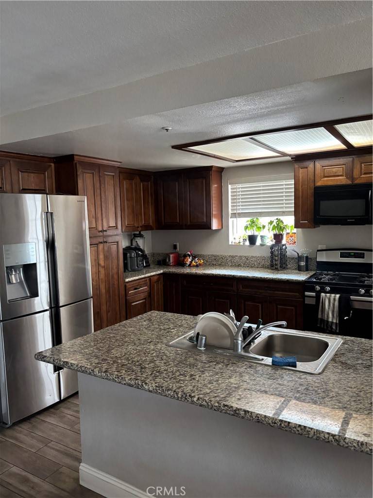 Fontana, CA 92335,13841 Cobblestone CT