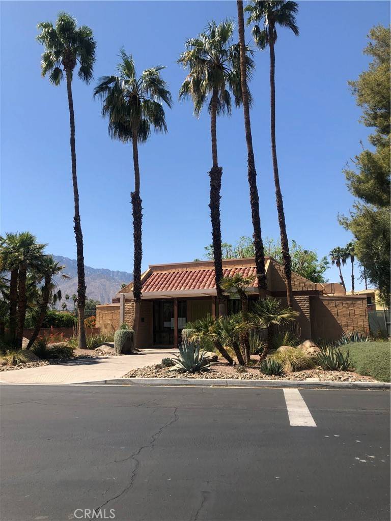 Palm Springs, CA 92264,5811 Los Coyotes DR