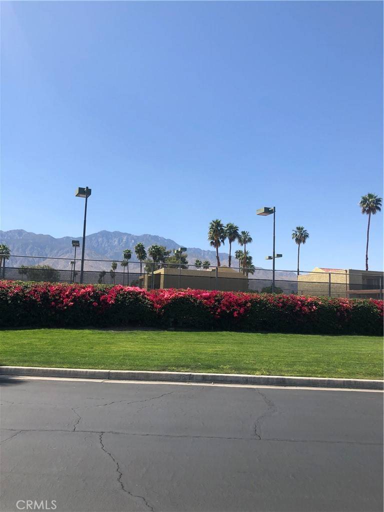 Palm Springs, CA 92264,5811 Los Coyotes DR