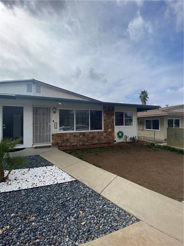 Calimesa, CA 92320,215 Summit View DR