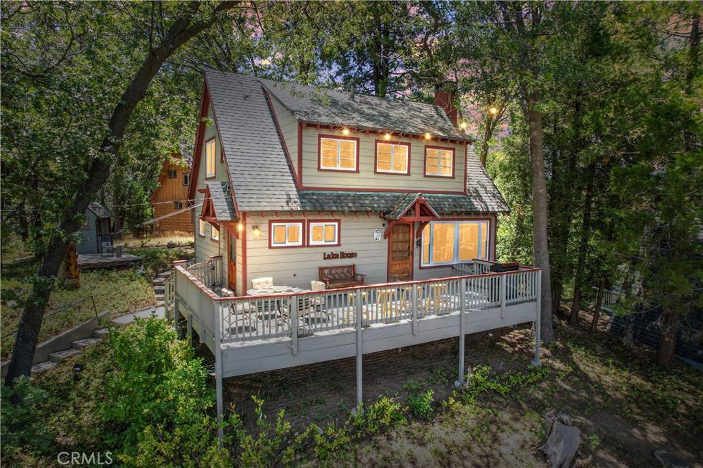 Lake Arrowhead, CA 92352,383 Mittry LN