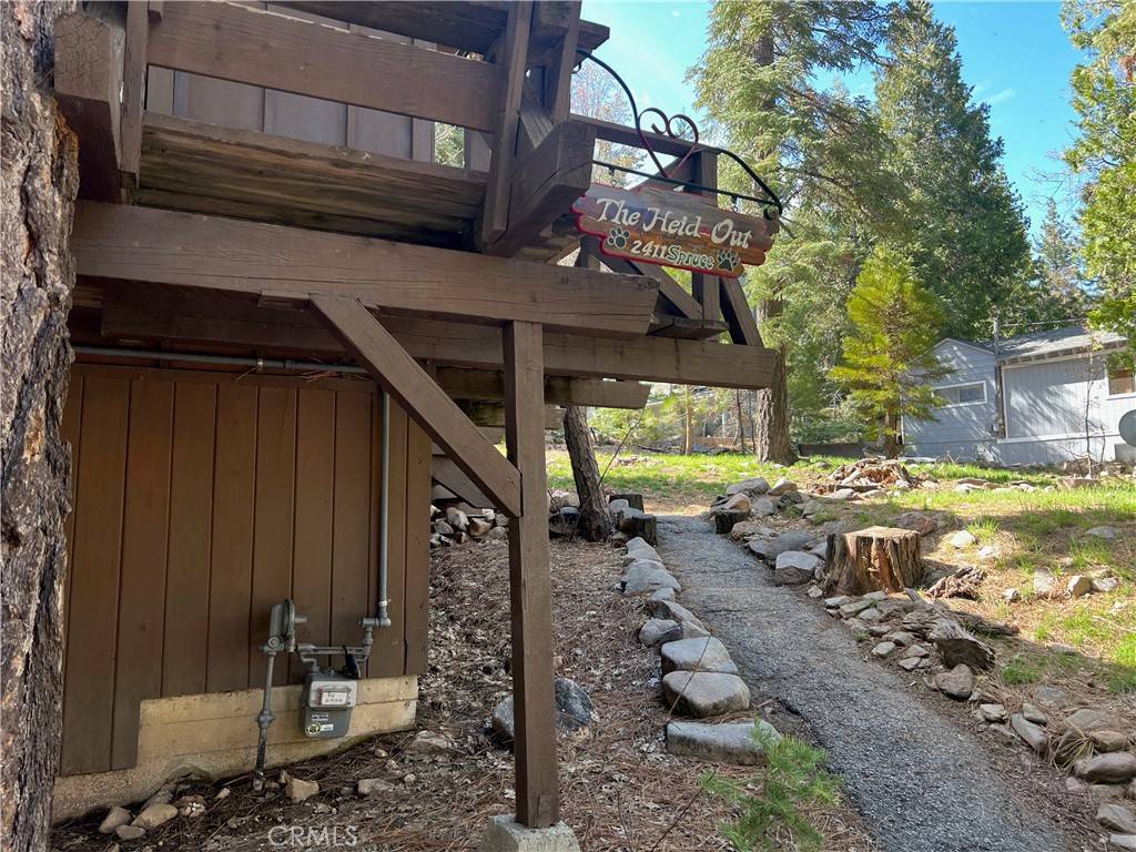 Arrowbear, CA 92382,2411 Spruce DR