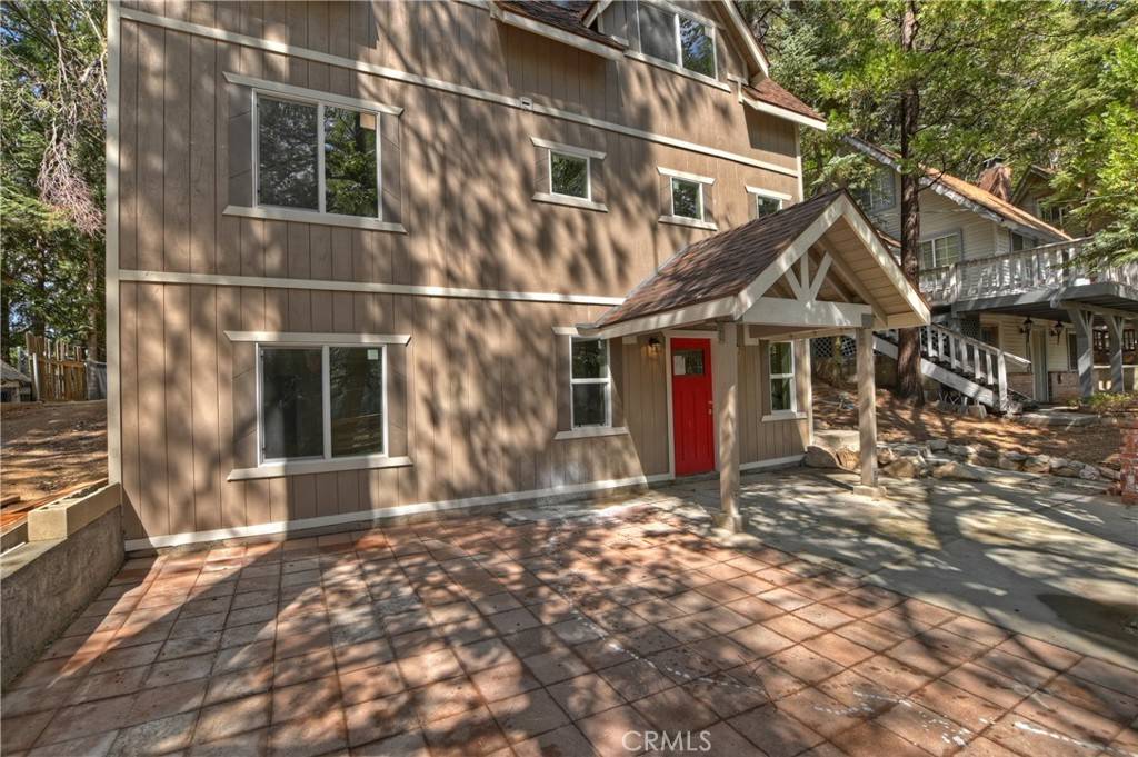 Lake Arrowhead, CA 92391,636 Longview DR