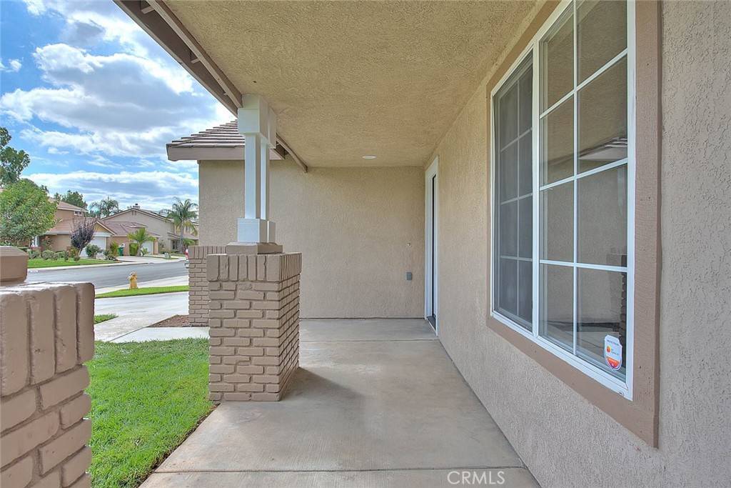 Corona, CA 92883,8939 Dahlia Drive