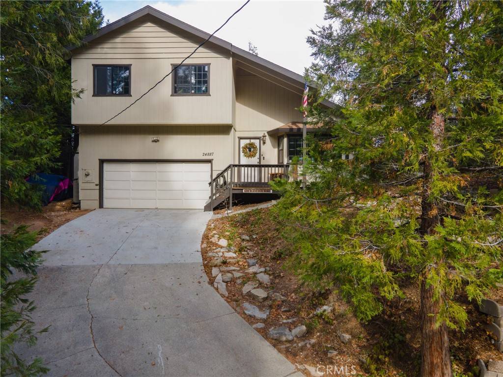 Crestline, CA 92325,24887 Felsen DR