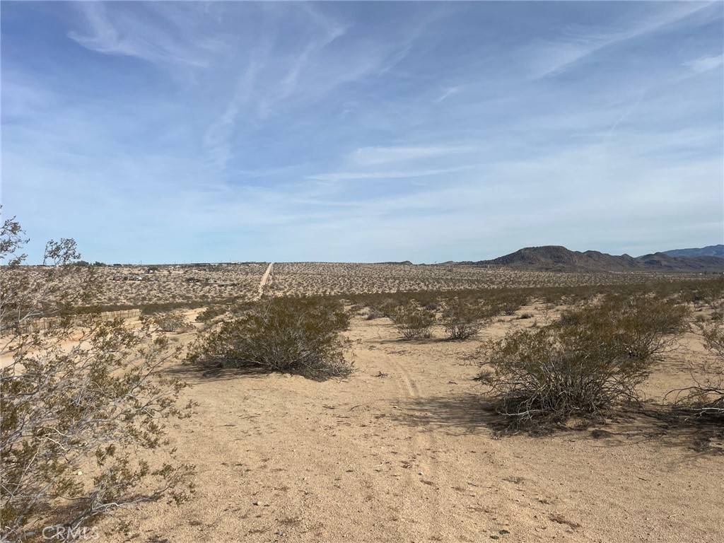 Joshua Tree, CA 92252,0 APN 0632081040000