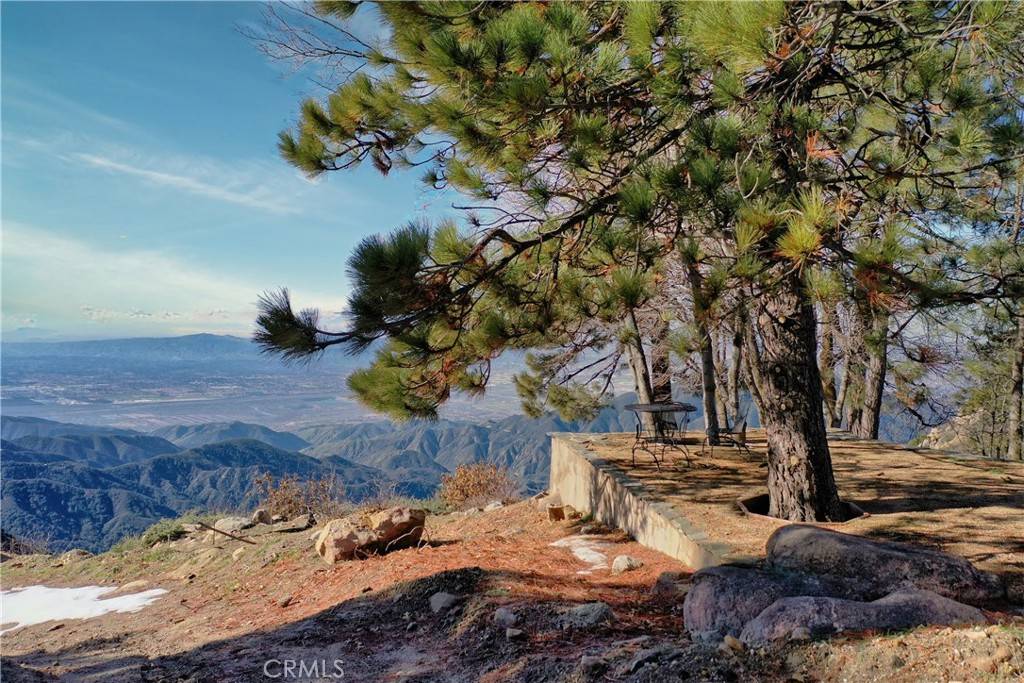 Running Springs, CA 92382,32395 Hillhaven RD