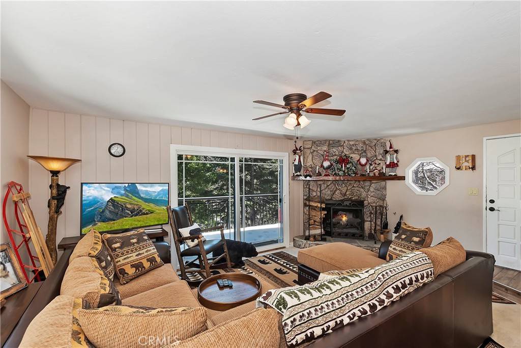 Lake Arrowhead, CA 92352,725 Oakmont LN