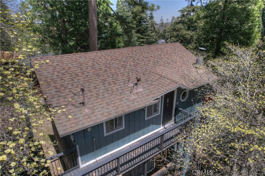 Lake Arrowhead, CA 92352,725 Oakmont LN