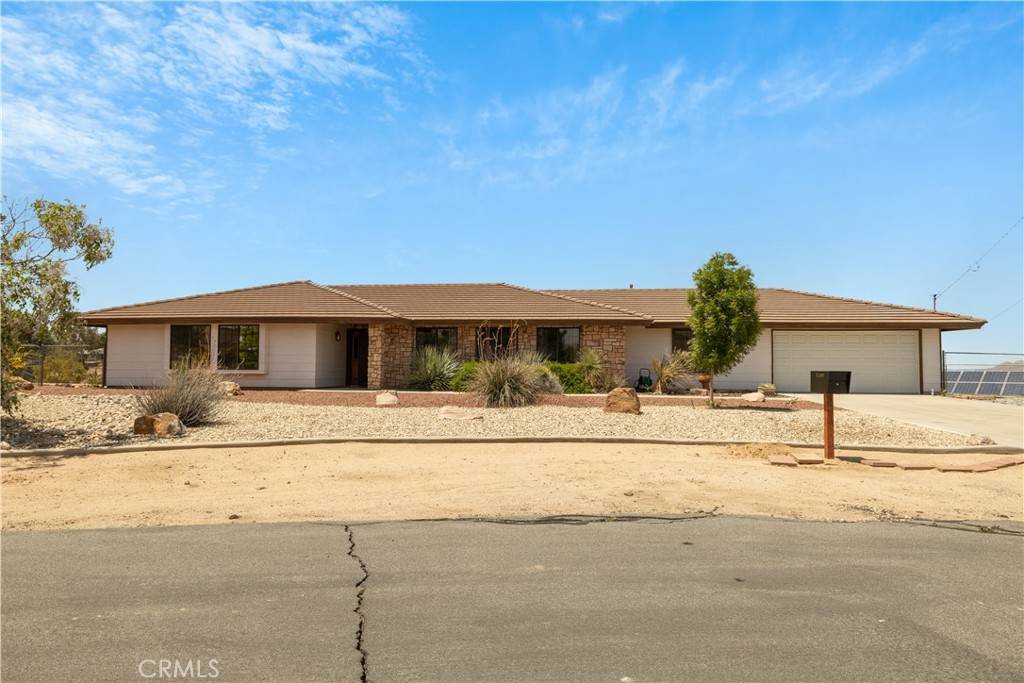 Hesperia, CA 92345,18894 Valencia CT