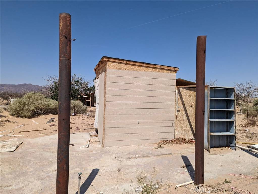 Newberry Springs, CA 92365,31600 Troy RD