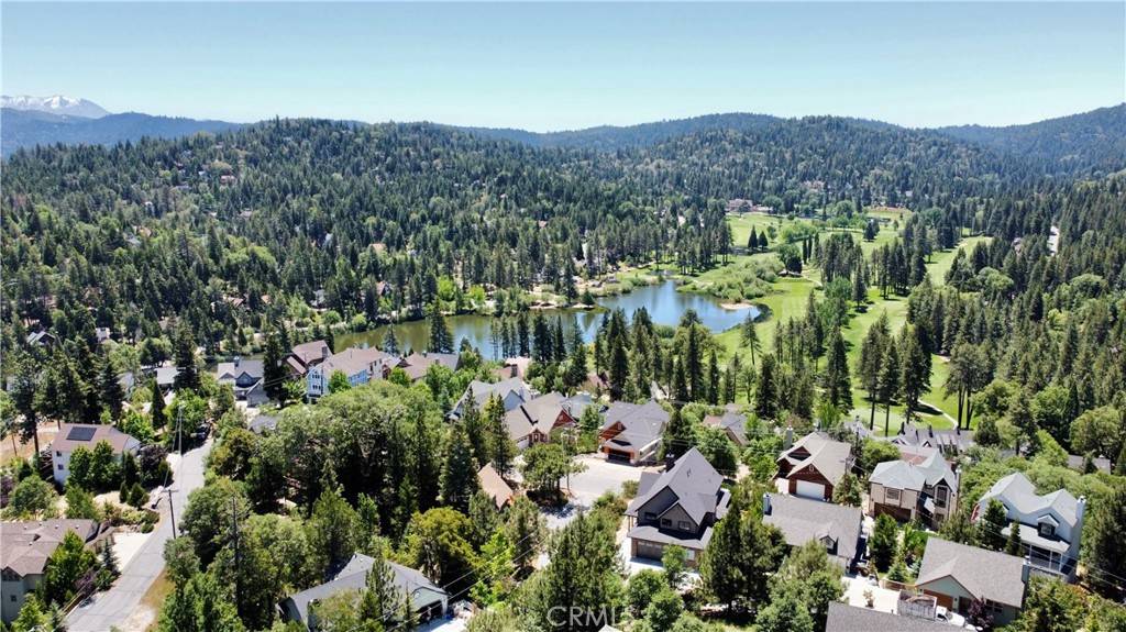 Lake Arrowhead, CA 92352,851 Madera LN