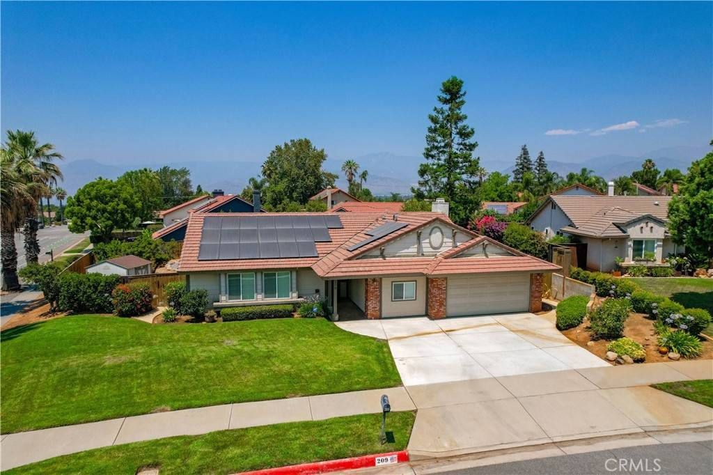 Redlands, CA 92374,209 Silvertree LN