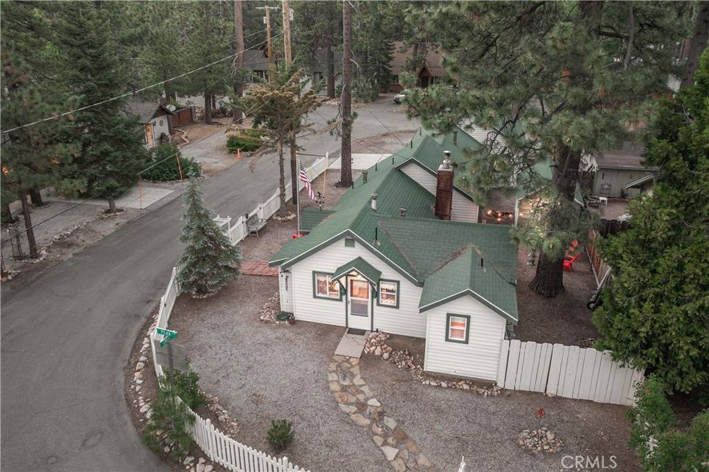 Big Bear Lake, CA 92315,39154 Crest LN