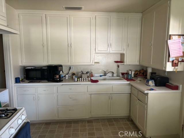 Riverside, CA 92506,4895 Merrill AVE