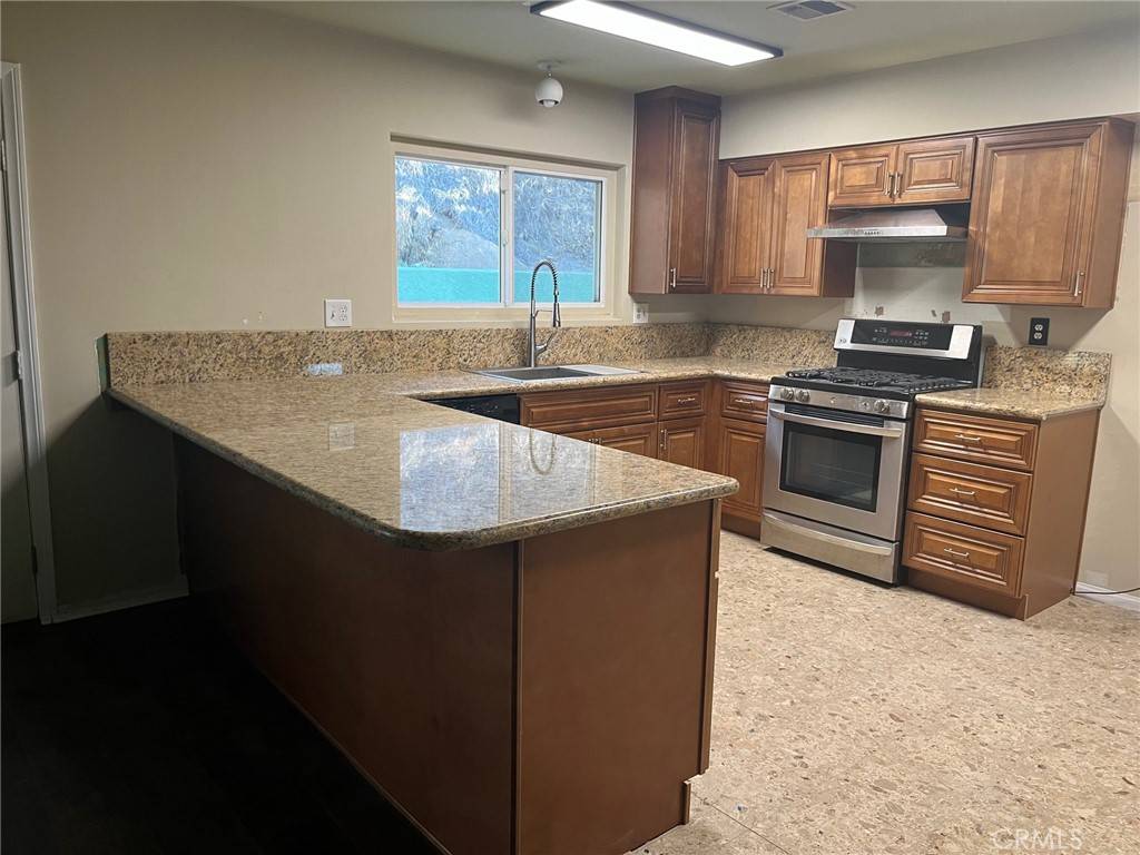 Redlands, CA 92373,470 E Crescent AVE