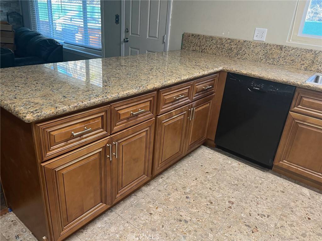 Redlands, CA 92373,470 E Crescent AVE