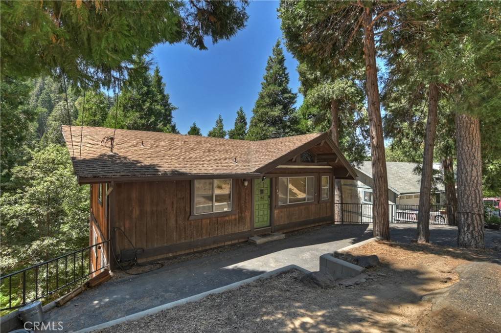 Crestline, CA 92325,744 Bergschrund DR