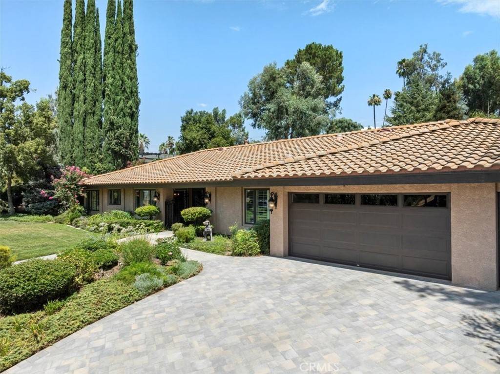 Redlands, CA 92373,1909 Country Club LN