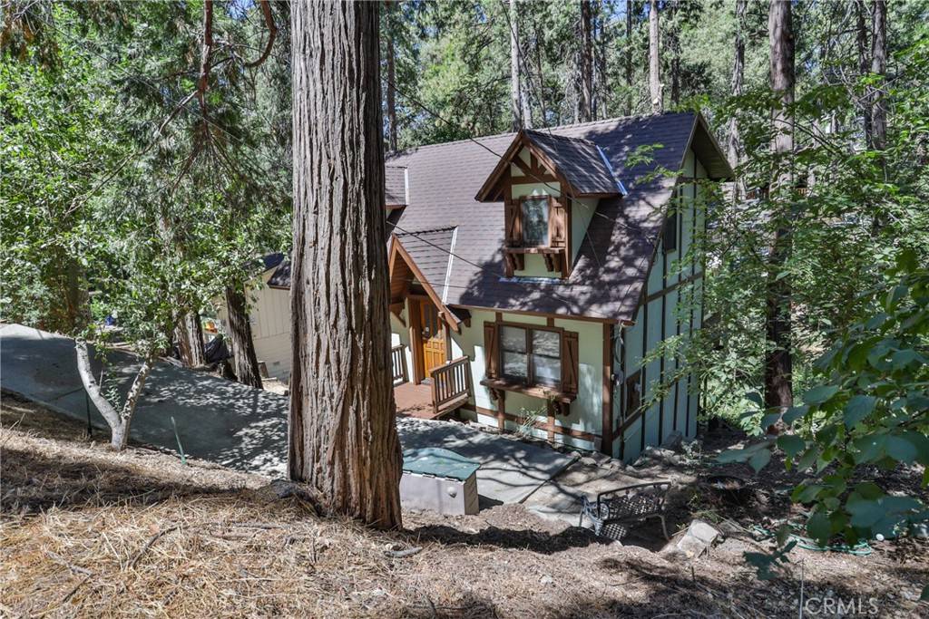 Crestline, CA 92325,922 Balfrin DR