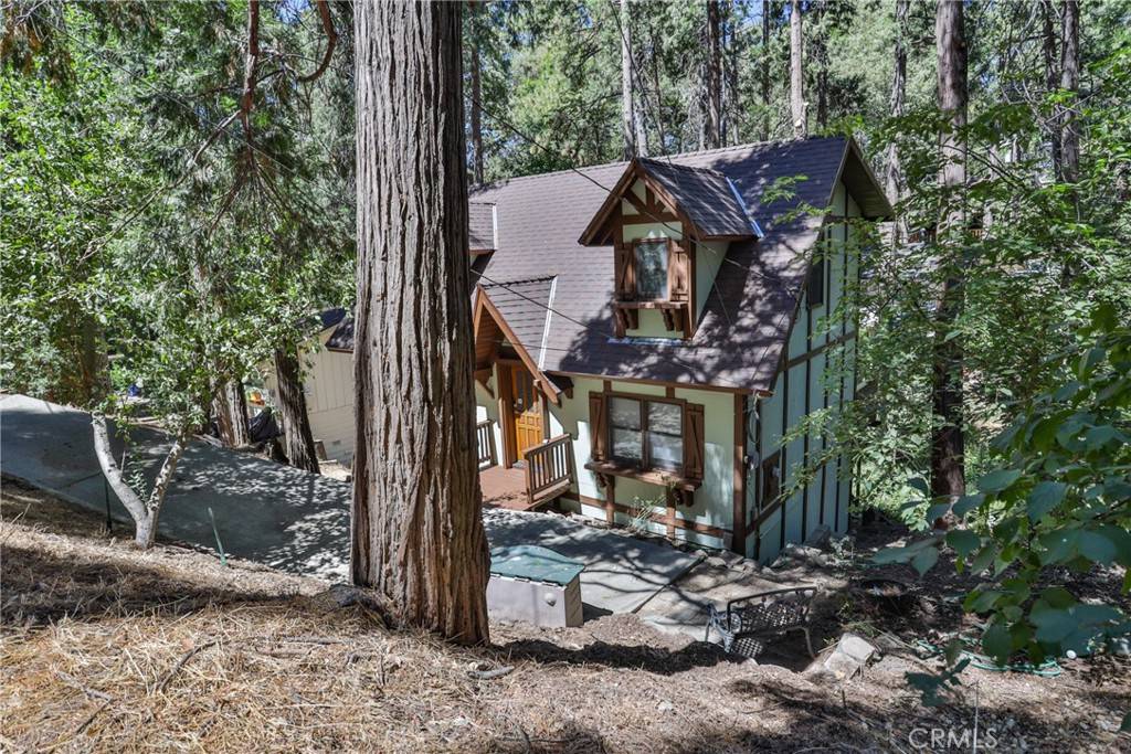 Crestline, CA 92325,922 Balfrin DR