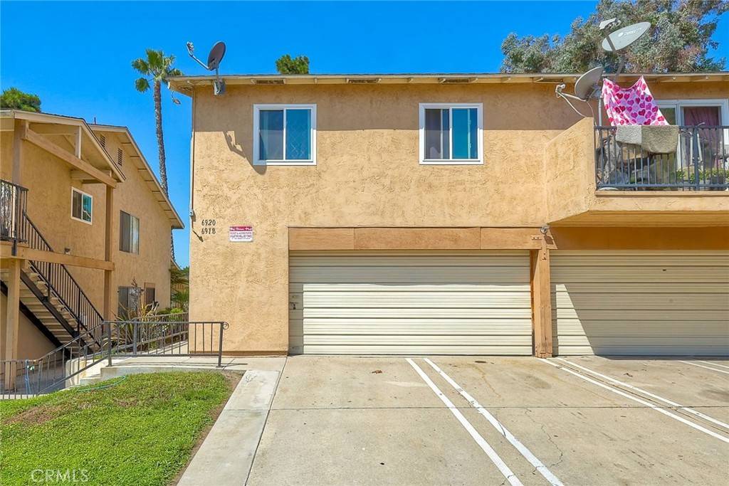 San Diego, CA 92139,6920 Camphor LN