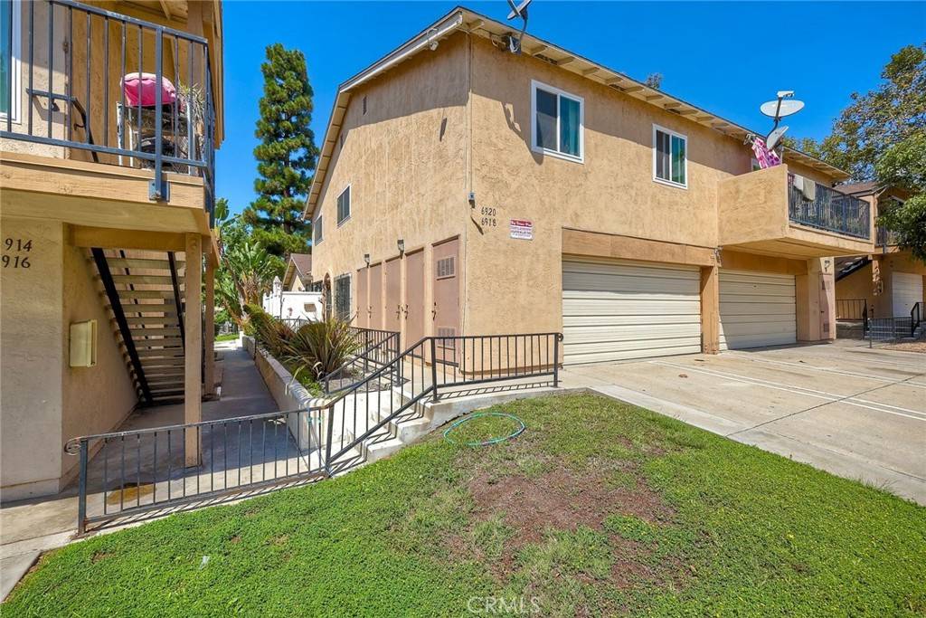 San Diego, CA 92139,6920 Camphor LN