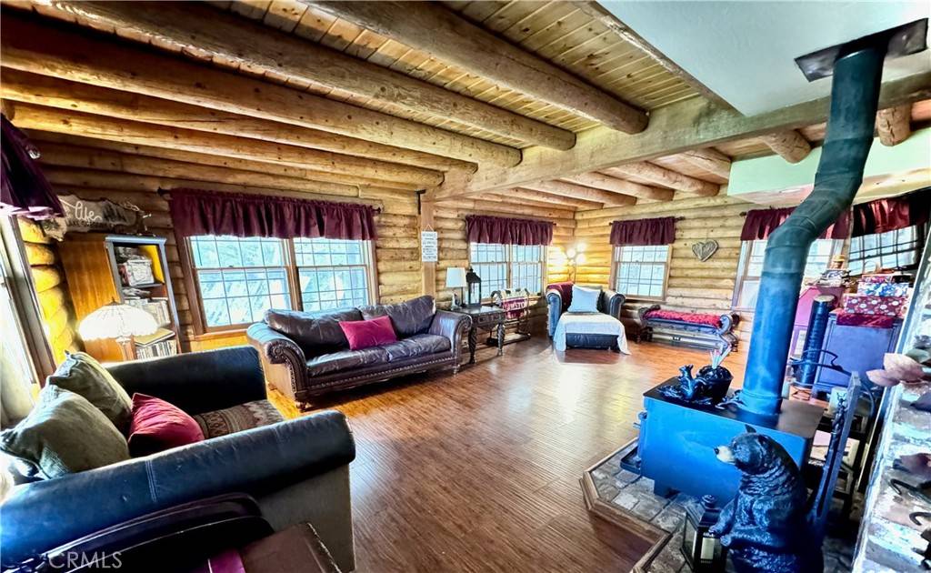 Crestline, CA 92325,1070 Jungfrau DR