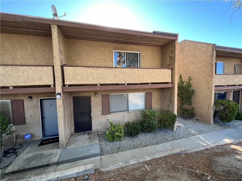 Victorville, CA 92395,14299 La Paz DR #6