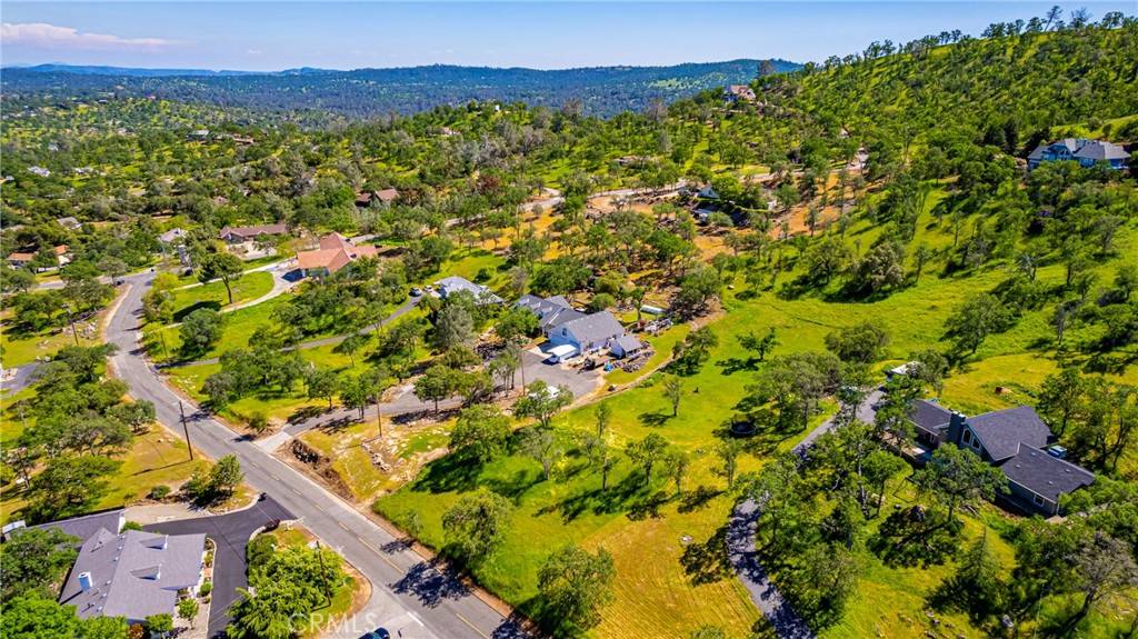 Coarsegold, CA 93614,1 Horseshoe DR