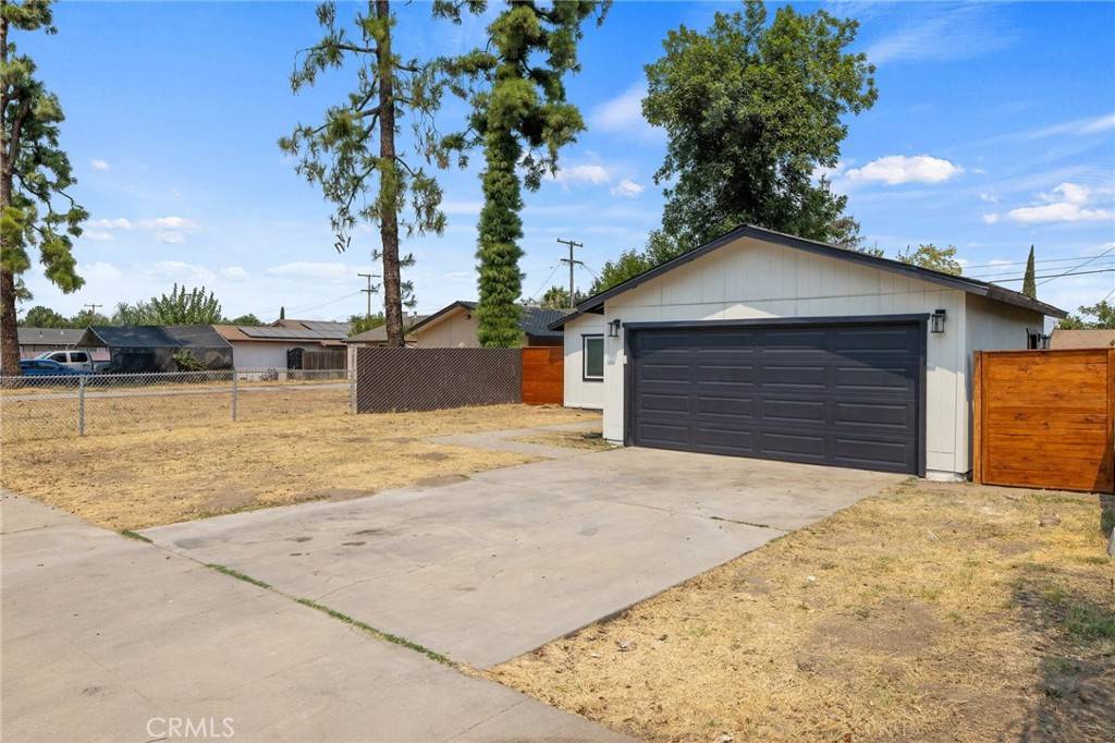 Tulare, CA 93274,720 S Q ST