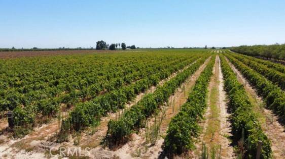 Kerman, CA 93630,2 N Siskiyou