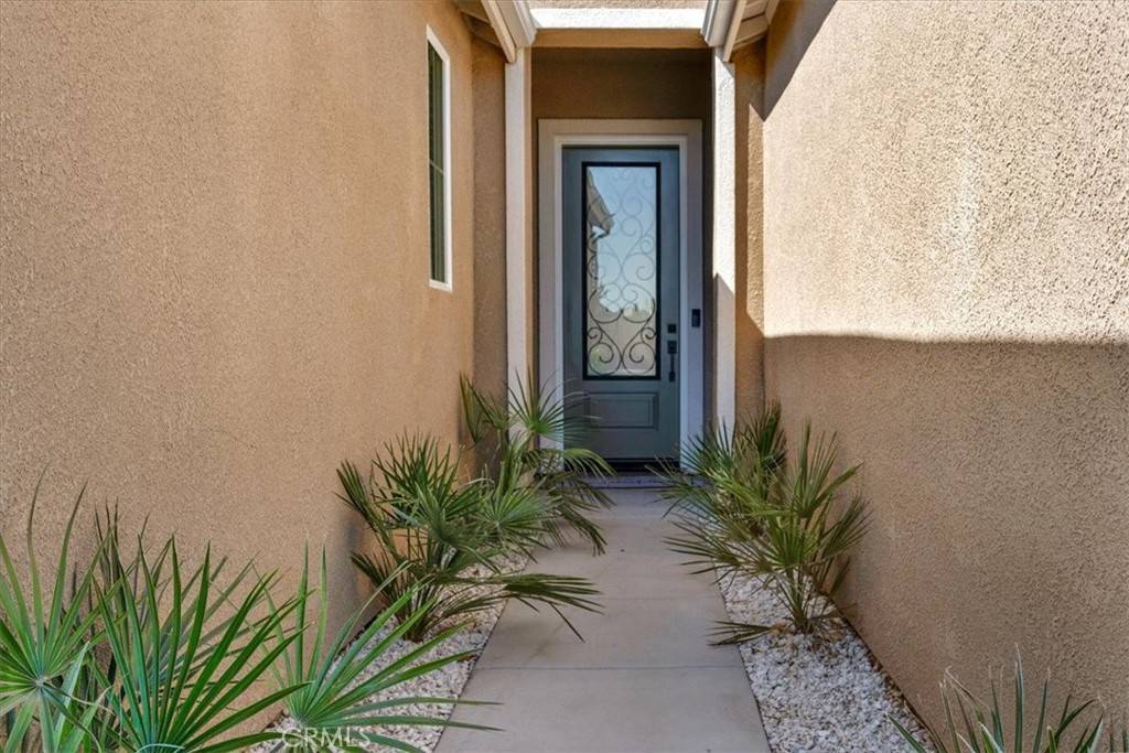 Hanford, CA 93230,1936 S Red Rock DR