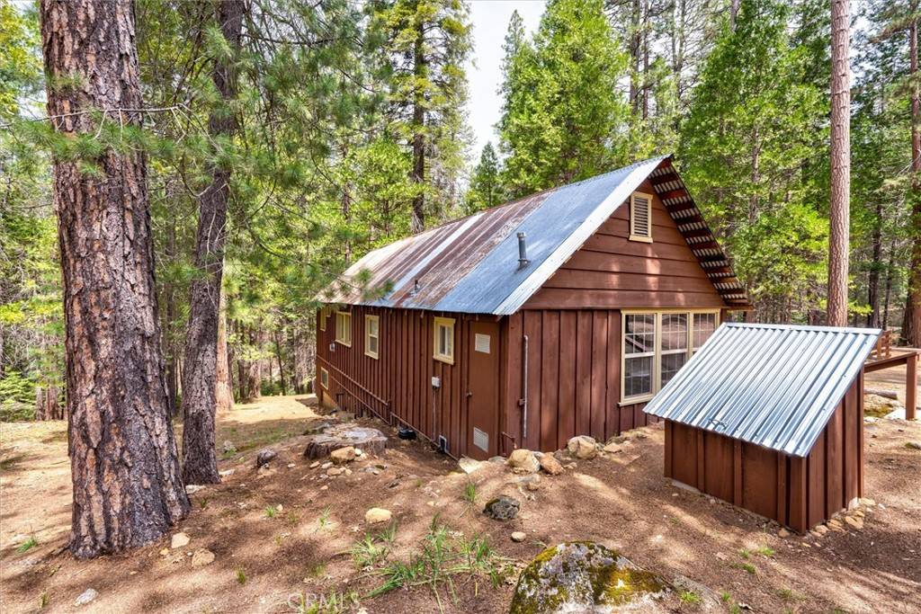 Wawona, CA 95389,7915 Koon Hollar RD