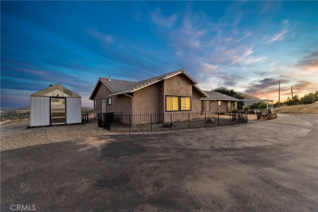 Squaw Valley, CA 93675,1614 Rector LN
