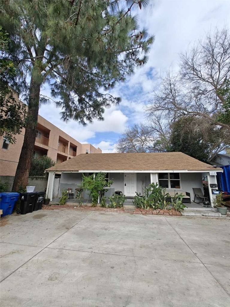 Van Nuys, CA 91405,14541 Hart ST