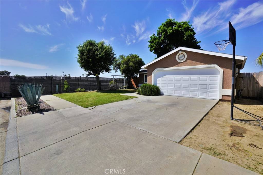 Tulare, CA 93274,690 Dogwood AVE