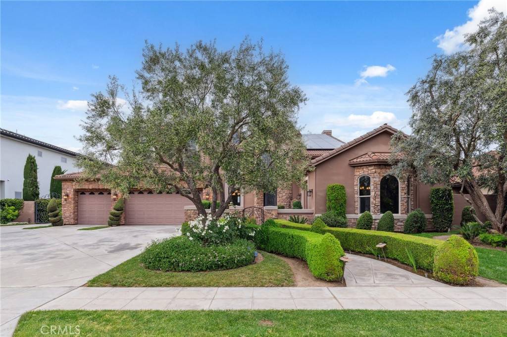 Fresno, CA 93722,4918 W Bluff AVE