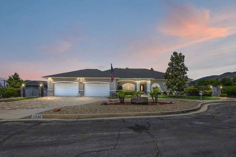 San Bernardino, CA 92404,3984 La Hacienda DR