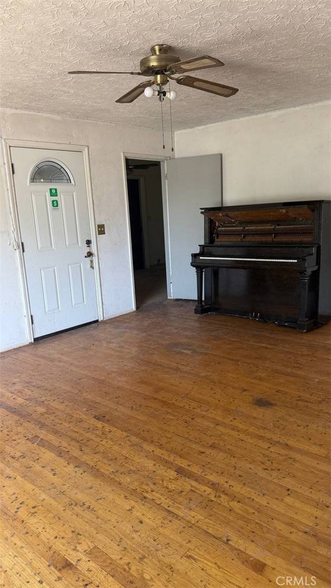 Fresno, CA 93725,2452 S Holloway AVE